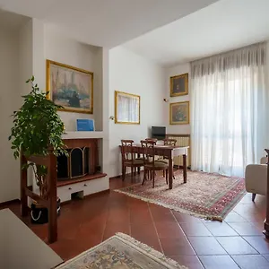 https://squirrels-house.it-lombardy.com