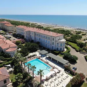 https://principi-di-piemonte-con-piscina.it-tuscanyhotel.com
